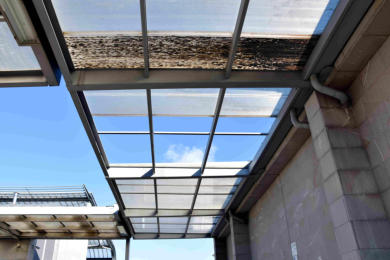 Manutenzione e sostituzione vetri ambienti industriali